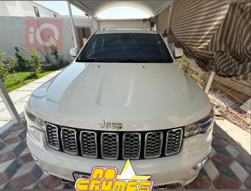 جیپ گراند شیرۆکی